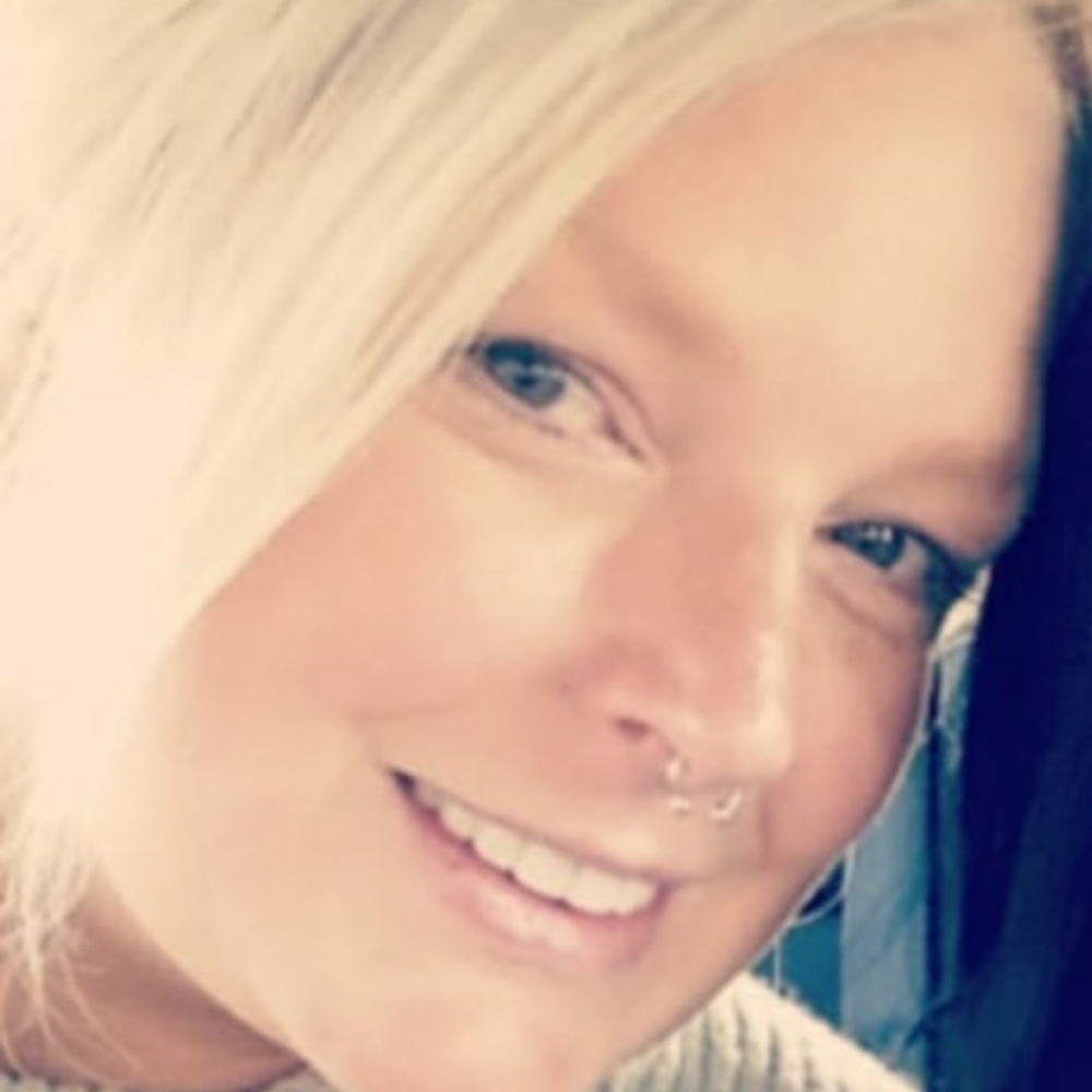 Meet your Posher, Crystal